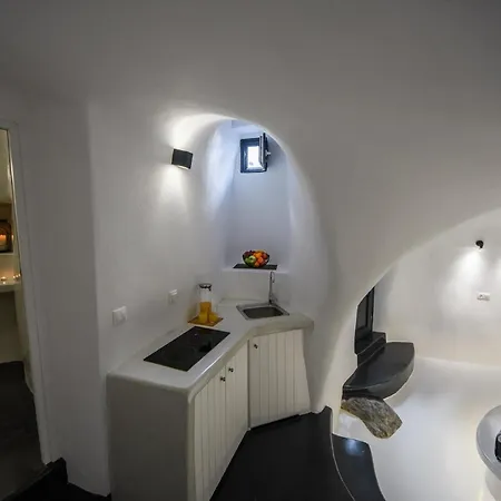 The Luna Caverns * Fira (Santorini)