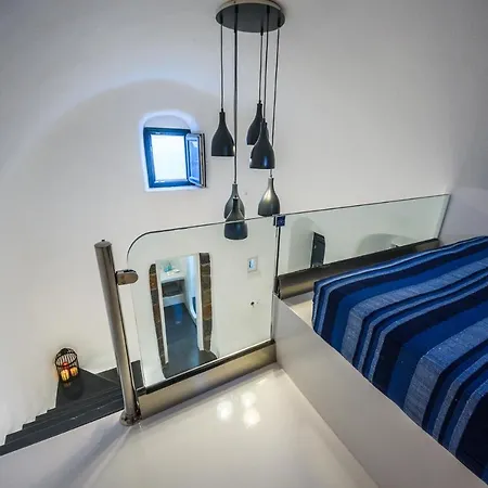 The Luna Caverns Apartamento Fira (Santorini)